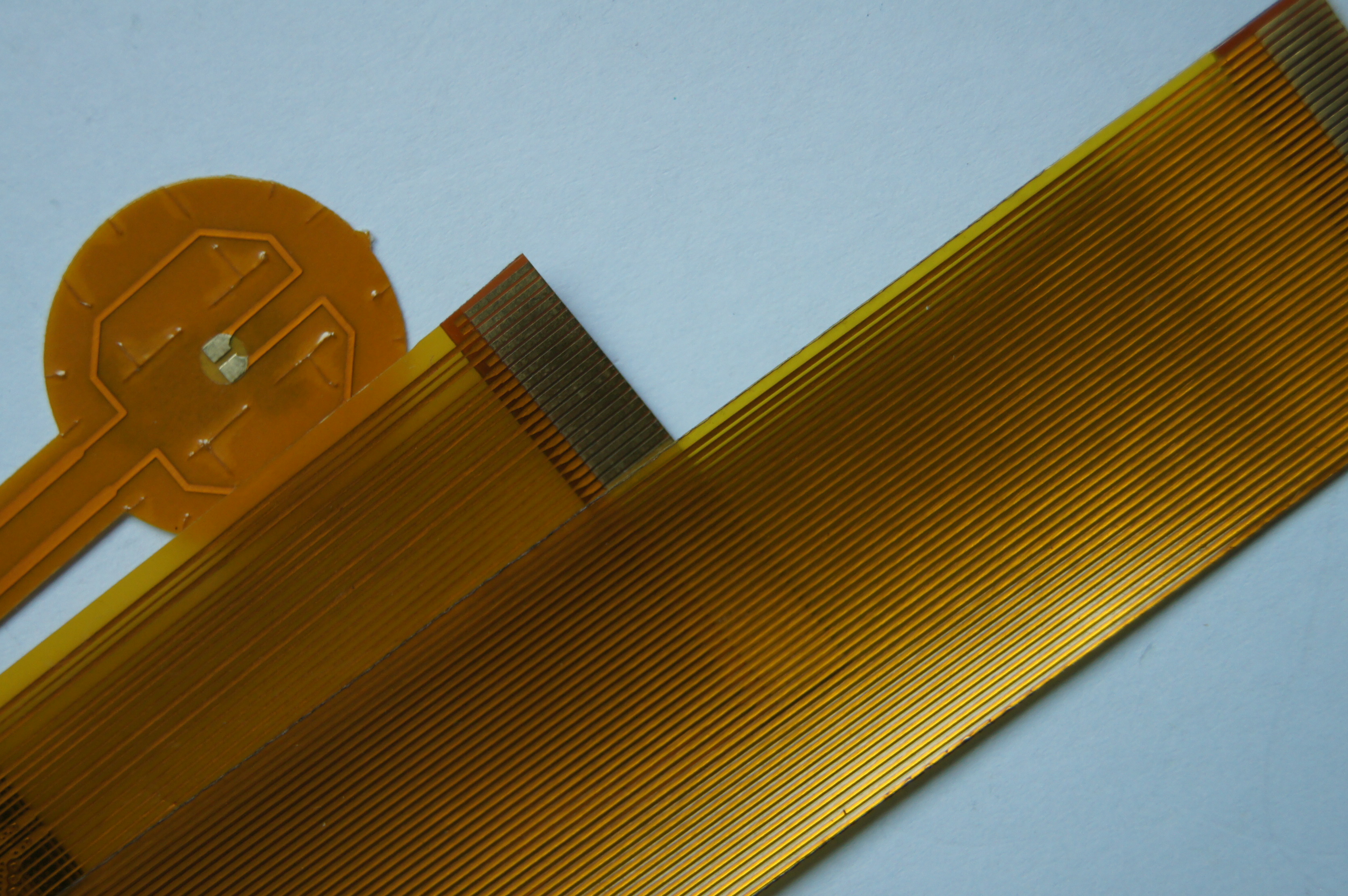 What is Flexible PCB Coverlay?缩略图